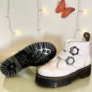 Dr. Martens DEVON FLWR White Boot